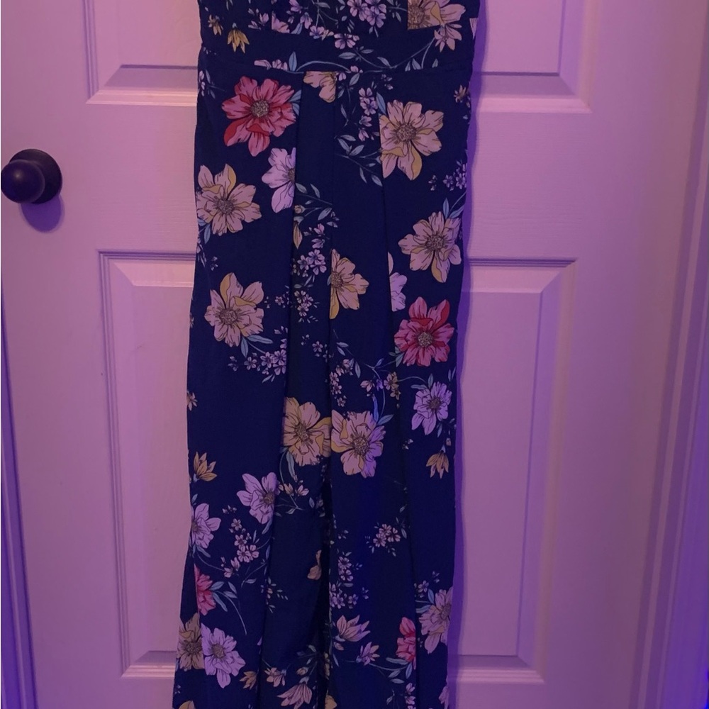 Size-Small - Picture 4 of 7